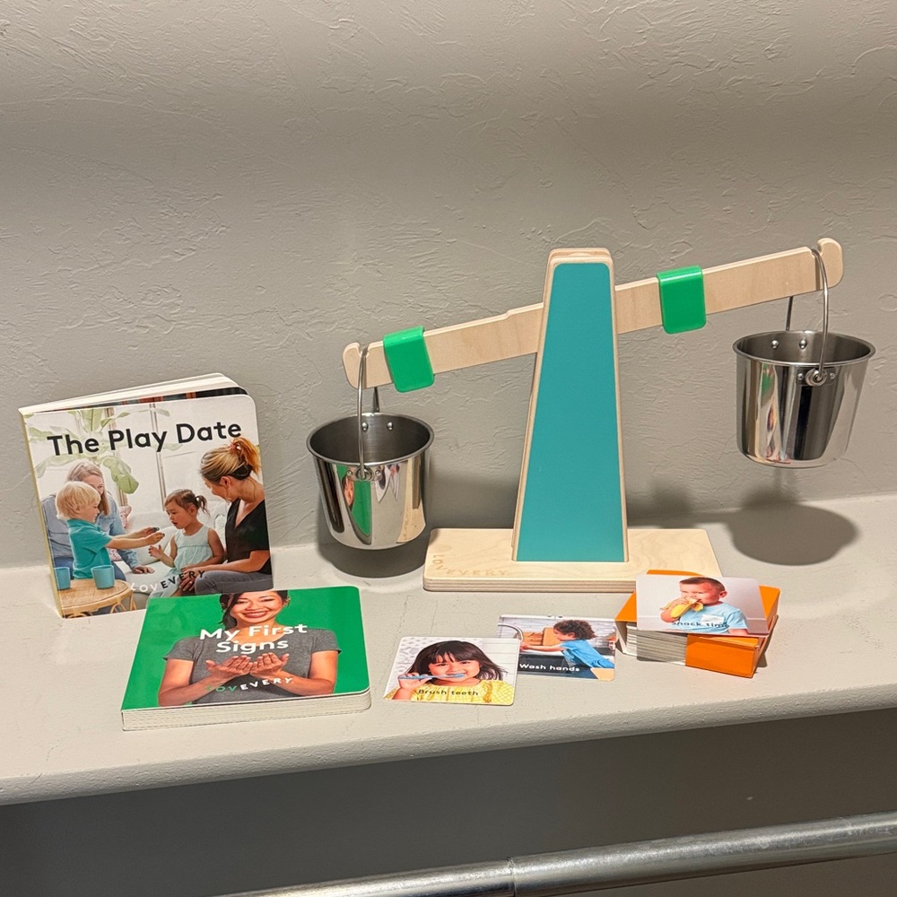 Lovevery 2 year Playkit Scale, Routine Cards, Books